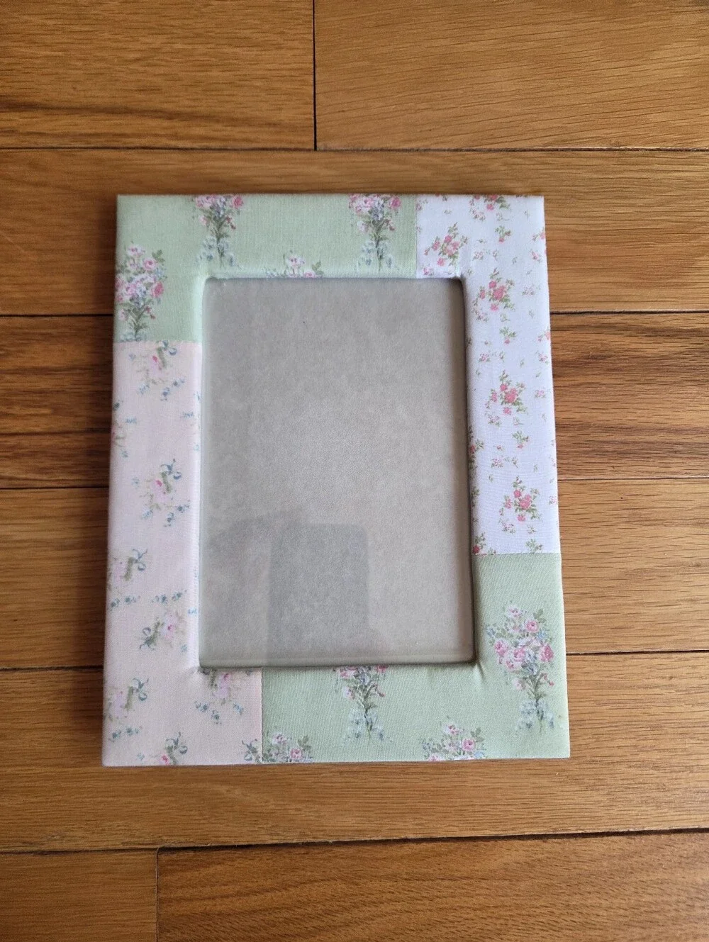 Simply Shabby Chic Floral Patchwork Frame in Pink & Green